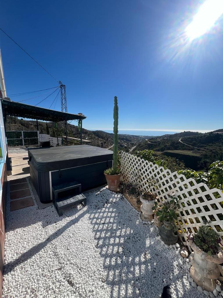 Casa Rural Malaga Monkey Love Con Jacuzzi Iznate Luaran gambar