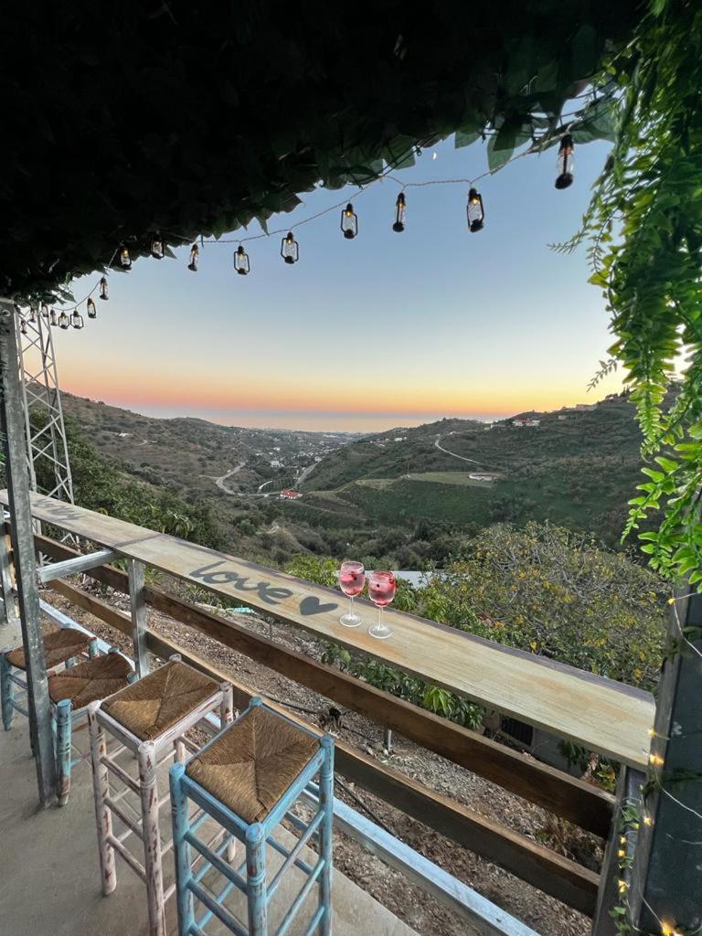 Casa Rural Malaga Monkey Love Con Jacuzzi Iznate Luaran gambar