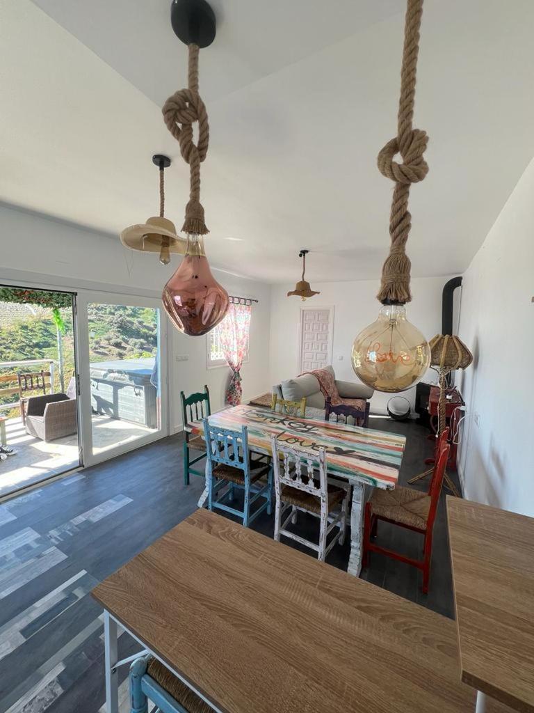 Casa Rural Malaga Monkey Love Con Jacuzzi Iznate Luaran gambar
