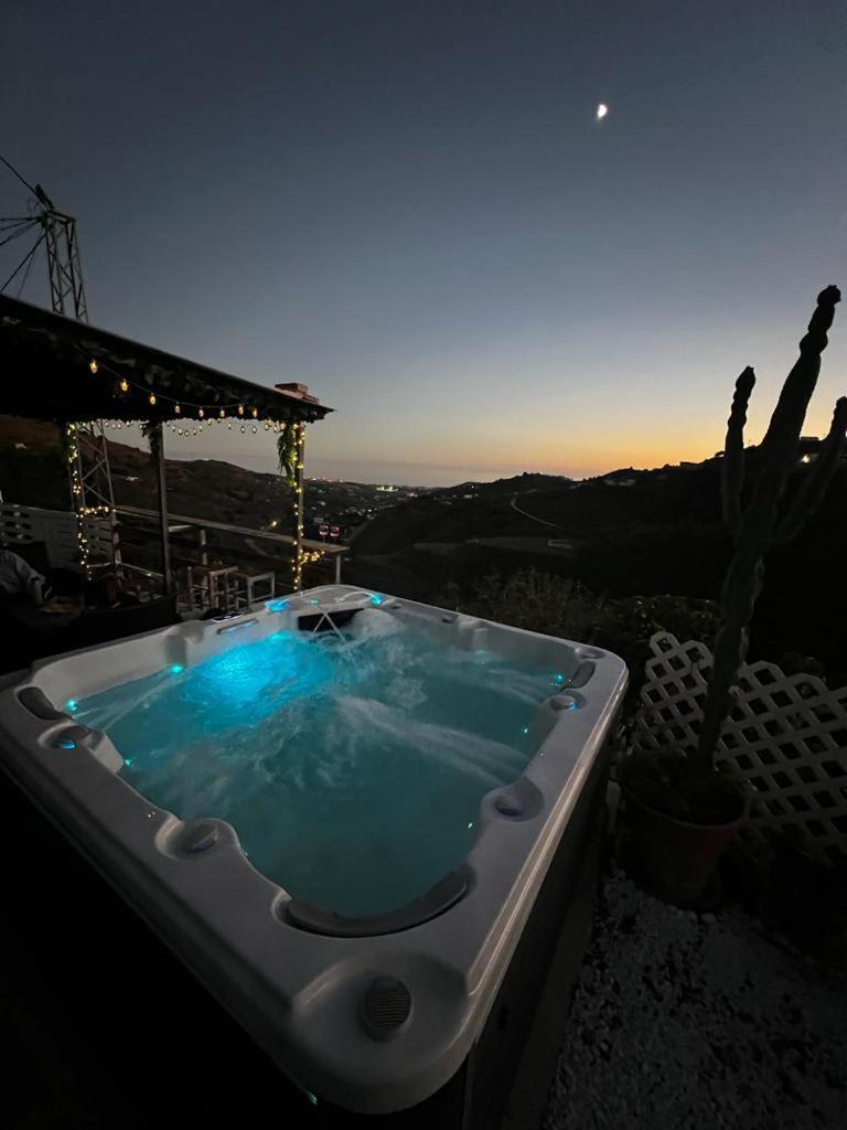 Casa Rural Malaga Monkey Love Con Jacuzzi Iznate Luaran gambar